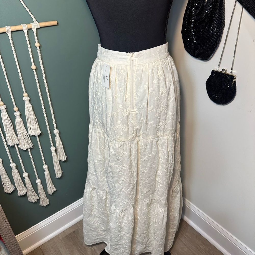 NWT XS Windsor Cream Floral Embroidered Maxi Skirt Cottagecore - Picture 4 of 6